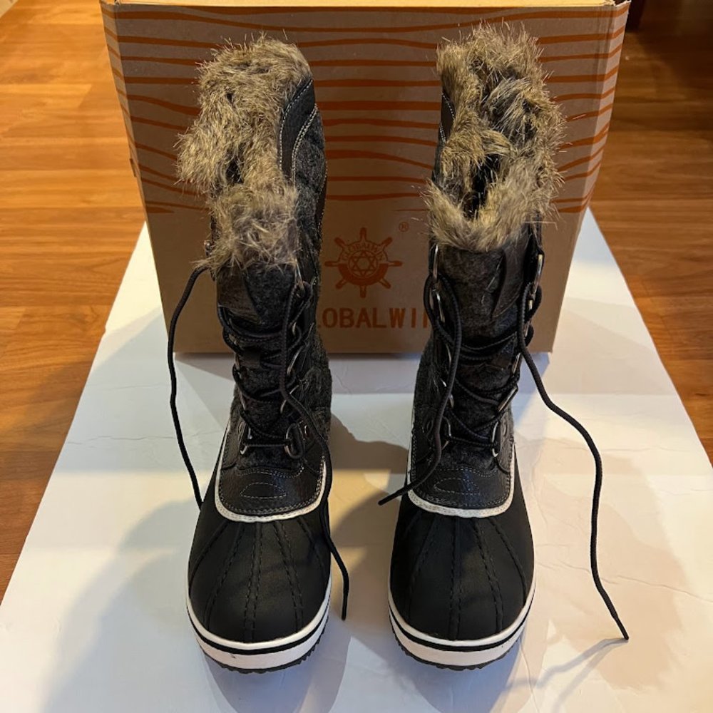 New Women Globalwin Black Snow boots Size 6.5 NIB